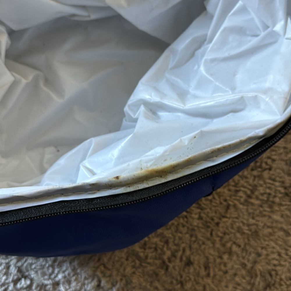 Blue Mesh Drawstring Cooler - Picture 13 of 13